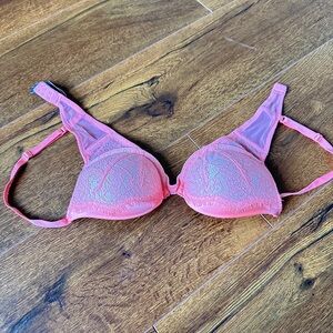 Victoria's Secret 32B Bombshell Bra Plunge Pink Lingerie Womens